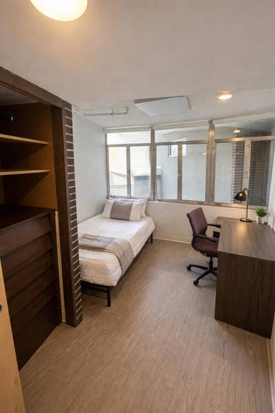 Western  Home Main Photo