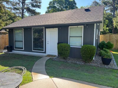Guesthouse for Rent in South Tyler Main Photo