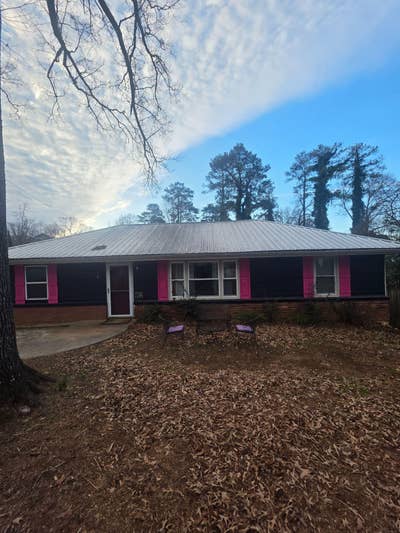 Lakewood Heights chill, quiet and convenient livin Main Photo