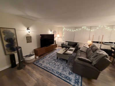 Spacious Room & Private Bath at The Forum Main Photo