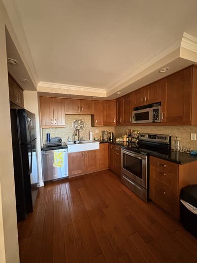 Master Bed + Walk-in Closet + Private Bath ~ $1400 Main Photo