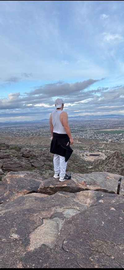 Independent roommate Main Photo