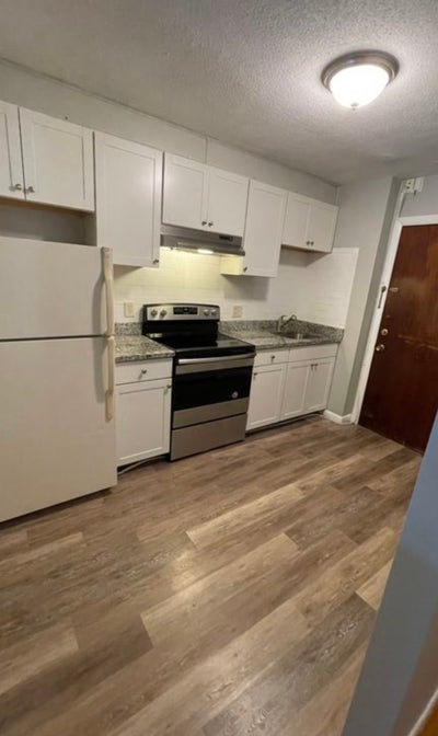 Roommate Needed Main Photo