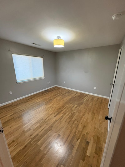 Private Bedroom for Rent_ Mile off Hwy 16. Main Photo