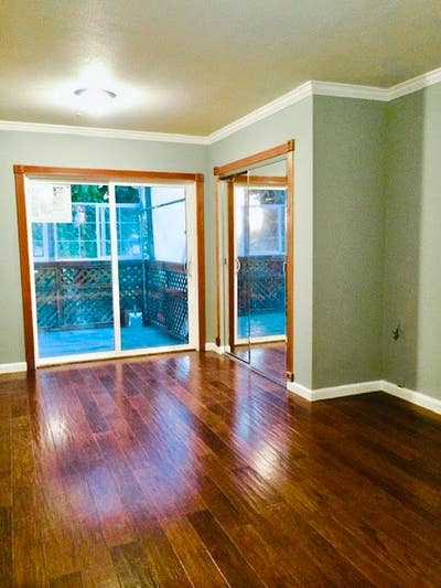 Private RoomFull Bath & Balcony Main Photo