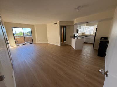 Beautifully Updated Condo in Prime Phoenix Locatio Main Photo