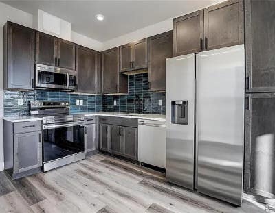 Penthouse Level Condo Main Photo