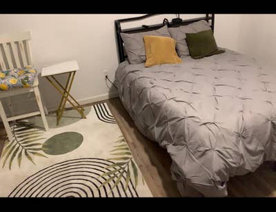 Private bath 🚽 🚿and kitchenettefridge on 2nd fl. Main Photo