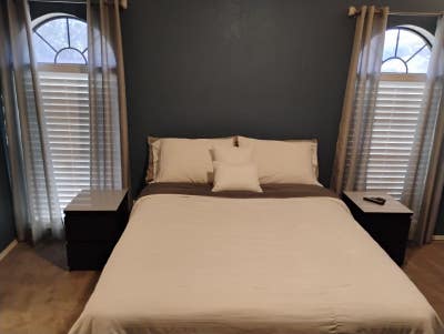 Private room available for rent Main Photo