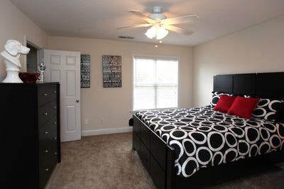 Furnished bedroom with private bathroom - For rent Main Photo