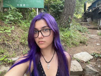 Female student looking for a room in LA now Main Photo