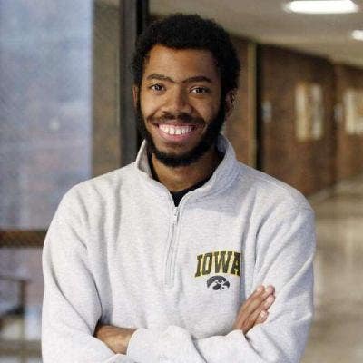 Easy-going remote worker seeking room Main Photo