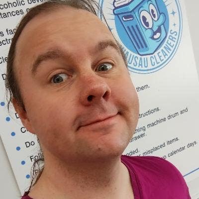 Low-Key Creative Professional Seeks Peaceful Room Main Photo