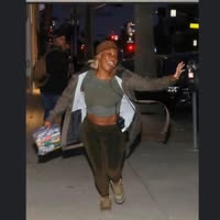 32 year old woman looking for a room in LA Main Photo