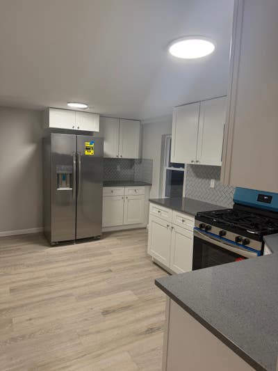 Room for rent inside a Fully Newly Renovated Apart Main Photo