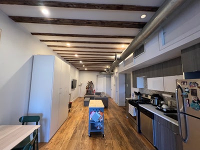 #420 3 rooms  Available in All Girls House - Wycko Main Photo