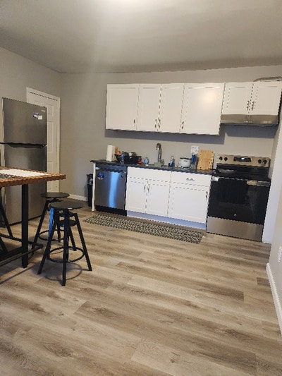 Spacious Room for Rent in Manchester_$mo_Availabl Main Photo