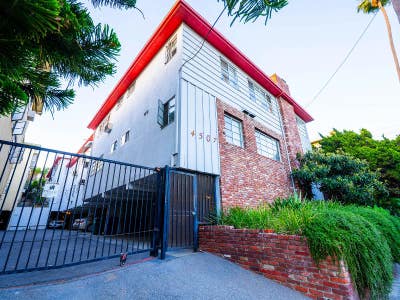 Modern 1 Bed Bath Condo in LA | Main Photo