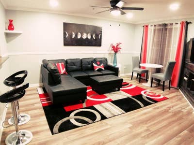 RUBY of Dundalk & Bayview! a 11 minute walk to tra Main Photo