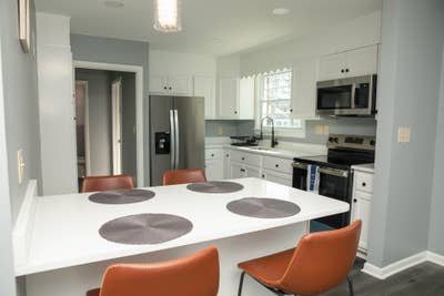 Live in Battlefield Park, a 4 minute walk to trans Main Photo