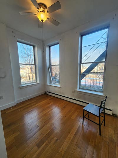 Spacious Room Available in Bedford Stuyvesant Main Photo