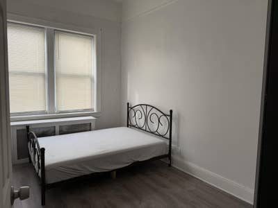 45Ave / 162 street large room Flushing Main Photo