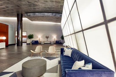 Looking for third for luxury FiDi apt Main Photo