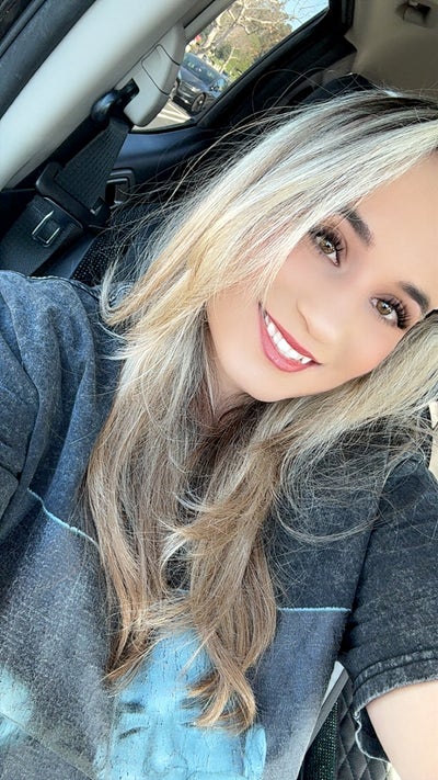 Responsible woman looking for Huntington Beach ... Main Photo