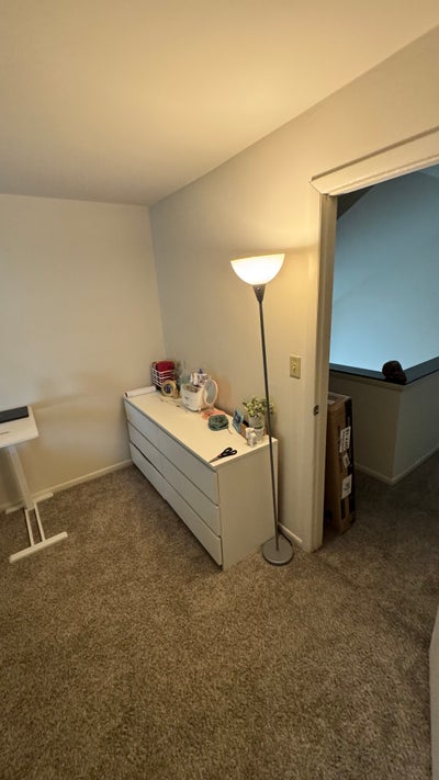 Private Room In Townhome Main Photo