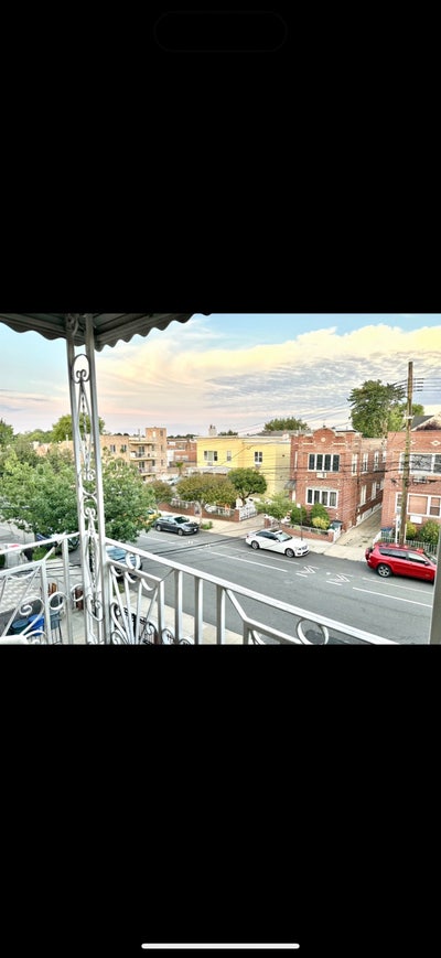 Spacious Apartment w/ Balcony - Room For Rent Main Photo