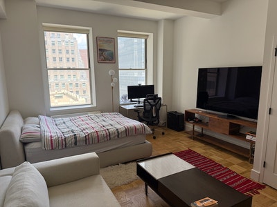 FiDi Studio Sublease. Through April 11+ Main Photo