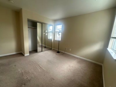 1 room with shared bathroom  Main Photo