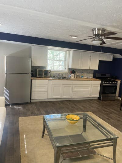 Nice basement apt;Separate entrance;  all utilitie Main Photo