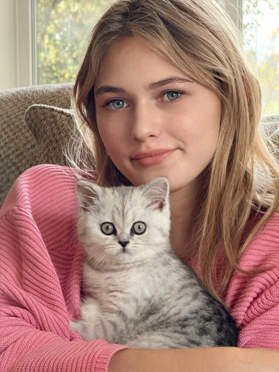 Female student looking for West Hollywood room Main Photo