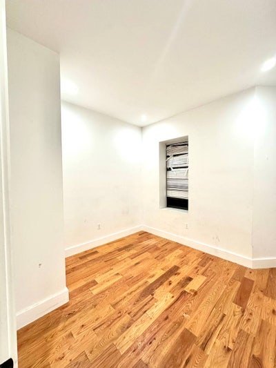 2 Large Rooms with Private Bathrooms Crown Heights Main Photo
