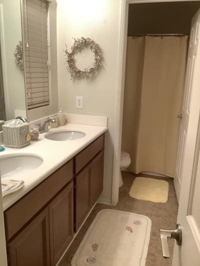 Room Rental with Private attached Bathroom Main Photo