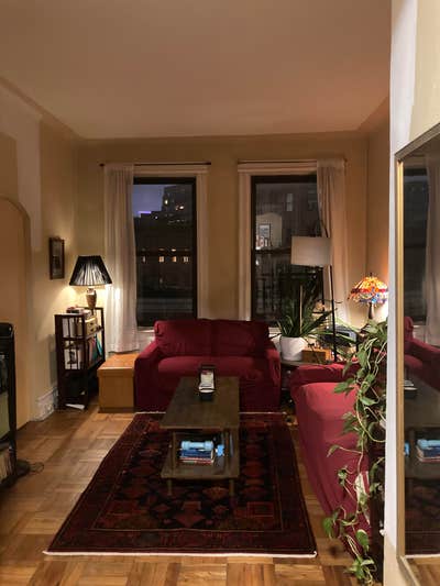 West Village apt - ideal for a commuter Main Photo