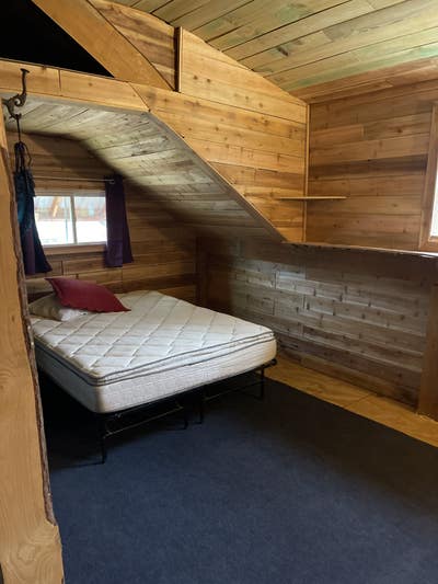 2 story cabin Main Photo