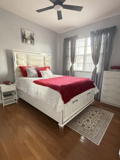 Room for rent in a safe and quiet gate community Main Photo