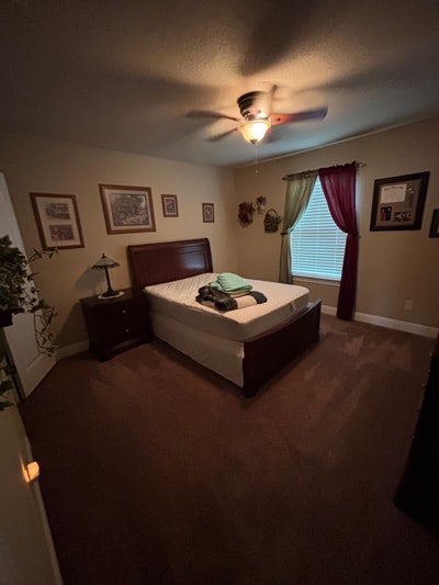 Large room for rent! Main Photo