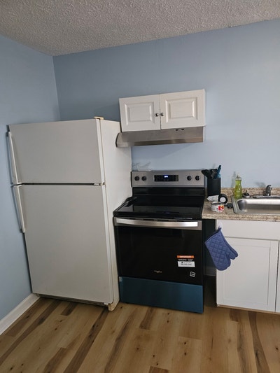 1 BR studiowashing facilitiesinternet private entr Main Photo