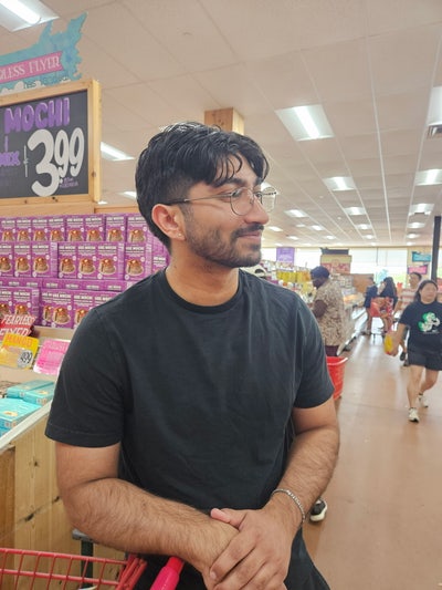 I am a professional male aged 25. I am lookin... Main Photo