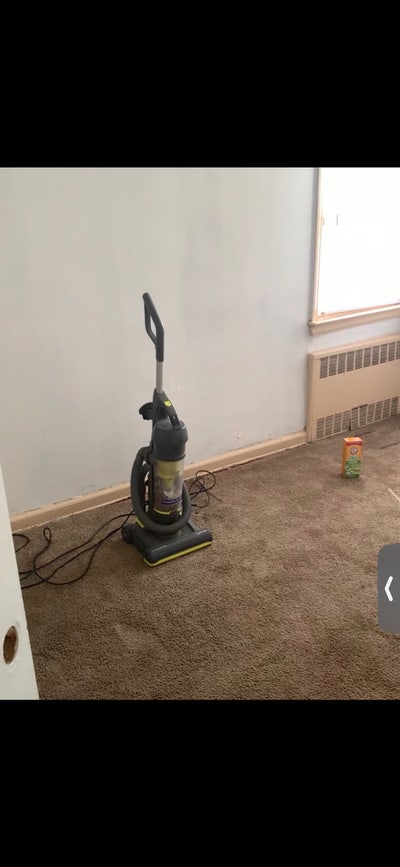 Unfurnished room for rent.  Main Photo