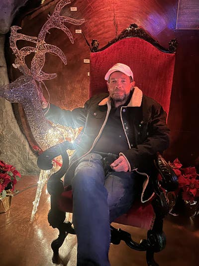 Man looking for a room in Los Angeles now Main Photo