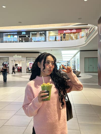 23 year old student needs Long Beach room now Main Photo