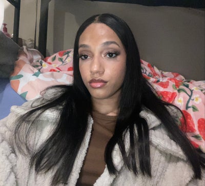 Woman looking for Los Angeles room to rent now Main Photo