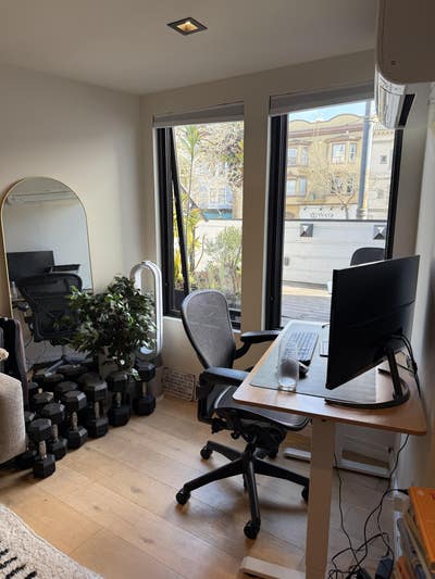 Monthly Central Furnished Large Studio in Ca Main Photo