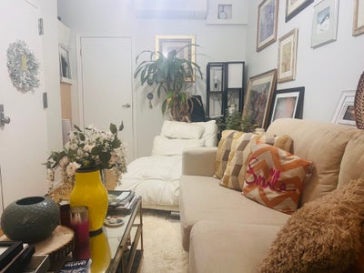 Awesome bedroom wi/ensuite bath-avail.on Feb 1st Main Photo