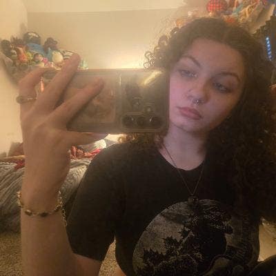 Student Female seeks a small or large room Main Photo