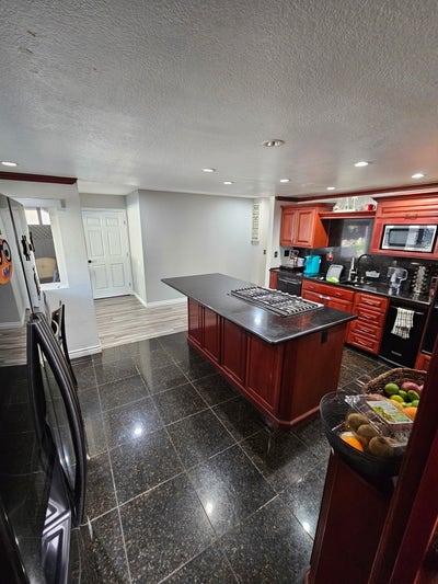 One individual room for rent  Main Photo